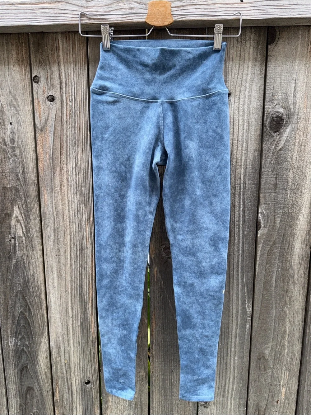 ALO Yoga High-Waist Airbrush Legging (Denim Blue) Size XS